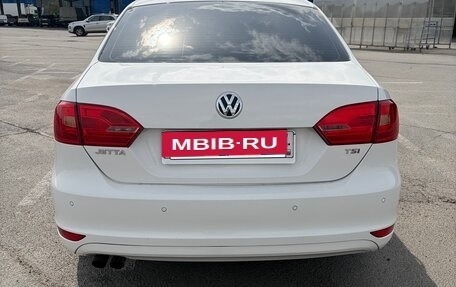 Volkswagen Jetta VI, 2011 год, 890 000 рублей, 8 фотография