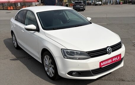 Volkswagen Jetta VI, 2011 год, 890 000 рублей, 4 фотография