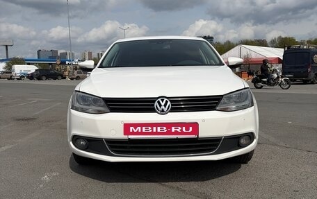 Volkswagen Jetta VI, 2011 год, 890 000 рублей, 2 фотография