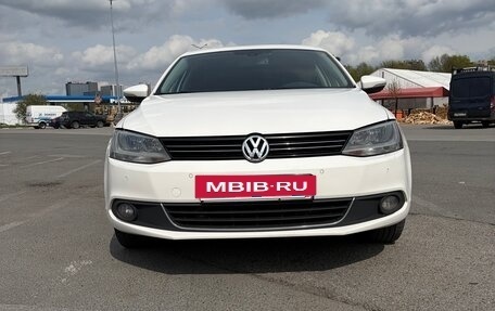 Volkswagen Jetta VI, 2011 год, 890 000 рублей, 3 фотография