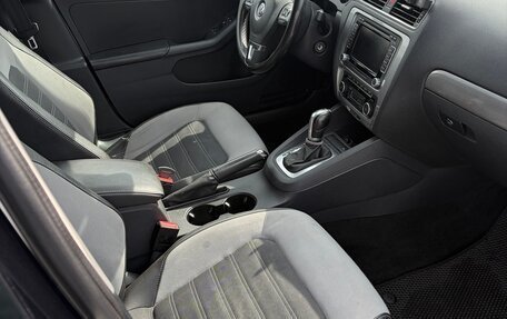 Volkswagen Jetta VI, 2011 год, 890 000 рублей, 18 фотография