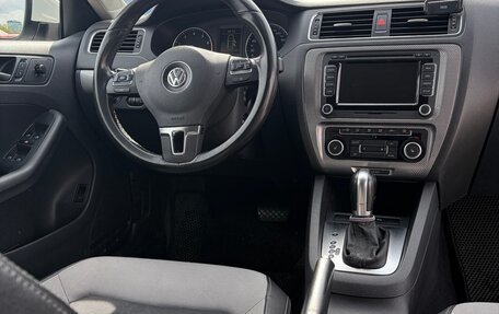 Volkswagen Jetta VI, 2011 год, 890 000 рублей, 16 фотография