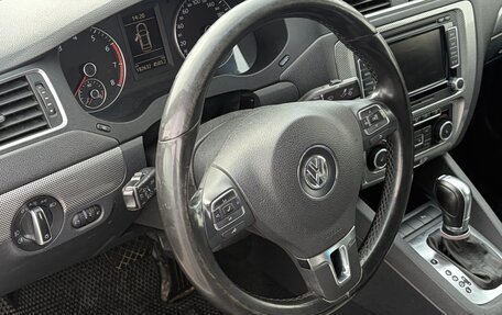 Volkswagen Jetta VI, 2011 год, 890 000 рублей, 28 фотография