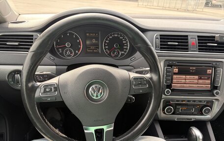 Volkswagen Jetta VI, 2011 год, 890 000 рублей, 26 фотография