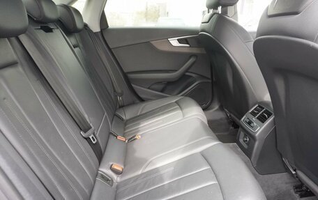 Audi A4, 2018 год, 2 313 000 рублей, 10 фотография