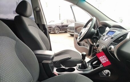 Hyundai ix35 I рестайлинг, 2013 год, 1 099 000 рублей, 16 фотография