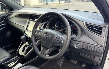 Toyota Harrier, 2019 год, 2 390 000 рублей, 11 фотография