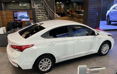 Hyundai Solaris II рестайлинг, 2018 год, 1 396 000 рублей, 8 фотография