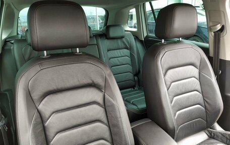 Volkswagen Tiguan II, 2019 год, 2 900 000 рублей, 21 фотография