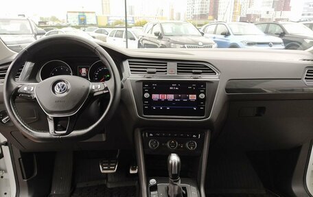 Volkswagen Tiguan II, 2019 год, 2 900 000 рублей, 24 фотография