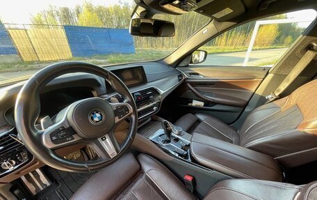 BMW 5 серия, 2018 год, 4 300 000 рублей, 13 фотография