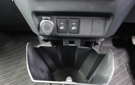 Toyota Roomy I, 2023 год, 1 090 000 рублей, 17 фотография