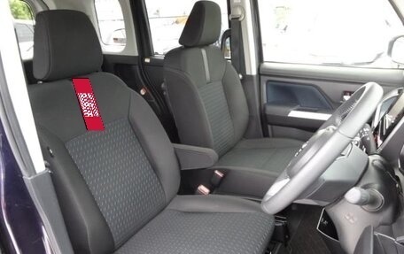 Toyota Roomy I, 2023 год, 1 090 000 рублей, 19 фотография