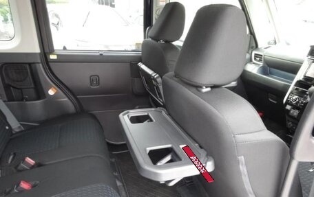 Toyota Roomy I, 2023 год, 1 090 000 рублей, 21 фотография