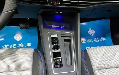 Volkswagen Golf VIII, 2025 год, 3 895 000 рублей, 10 фотография