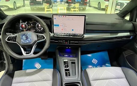 Volkswagen Golf VIII, 2025 год, 3 895 000 рублей, 11 фотография