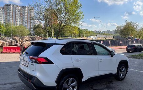 Toyota RAV4, 2022 год, 2 980 000 рублей, 4 фотография