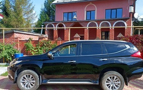 Mitsubishi Pajero Sport III рестайлинг, 2017 год, 3 095 000 рублей, 3 фотография