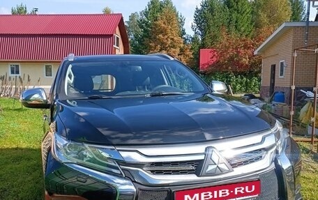 Mitsubishi Pajero Sport III рестайлинг, 2017 год, 3 095 000 рублей, 2 фотография