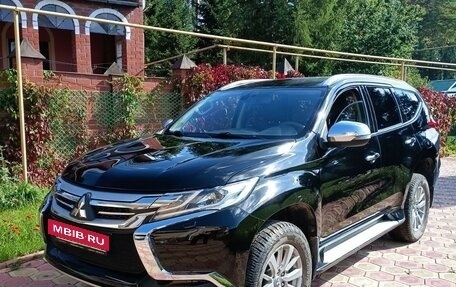 Mitsubishi Pajero Sport III рестайлинг, 2017 год, 3 095 000 рублей, 4 фотография