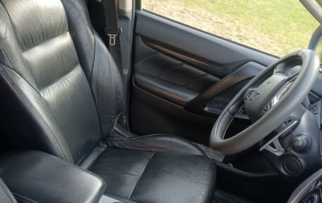 Mitsubishi Pajero Sport III рестайлинг, 2017 год, 3 095 000 рублей, 16 фотография