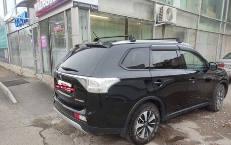 Mitsubishi Outlander III рестайлинг 3, 2014 год, 1 400 000 рублей, 3 фотография