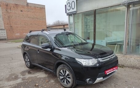 Mitsubishi Outlander III рестайлинг 3, 2014 год, 1 400 000 рублей, 2 фотография
