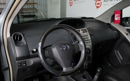 Toyota Yaris III рестайлинг, 2007 год, 520 000 рублей, 7 фотография