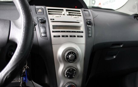 Toyota Yaris III рестайлинг, 2007 год, 520 000 рублей, 9 фотография