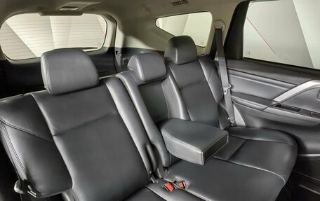 Mitsubishi Pajero Sport III рестайлинг, 2022 год, 4 000 000 рублей, 16 фотография