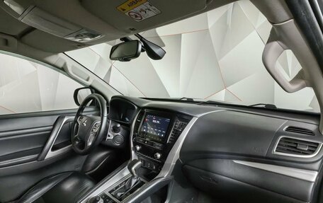 Mitsubishi Pajero Sport III рестайлинг, 2022 год, 4 000 000 рублей, 12 фотография