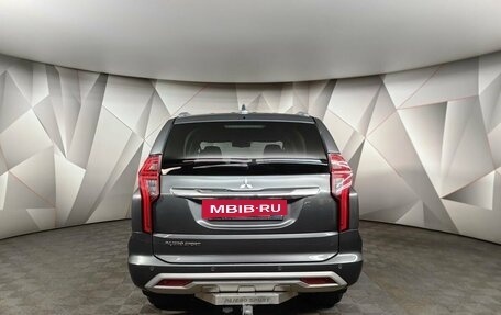 Mitsubishi Pajero Sport III рестайлинг, 2022 год, 4 000 000 рублей, 8 фотография