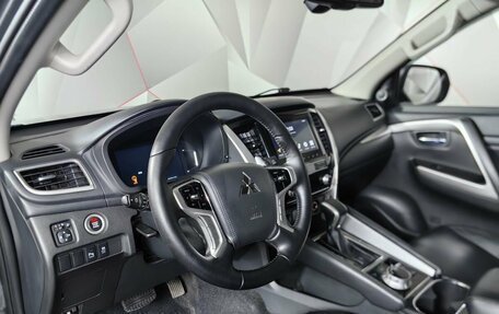 Mitsubishi Pajero Sport III рестайлинг, 2022 год, 4 000 000 рублей, 18 фотография