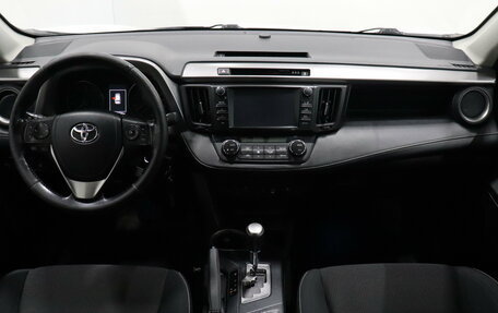 Toyota RAV4, 2017 год, 2 092 000 рублей, 7 фотография