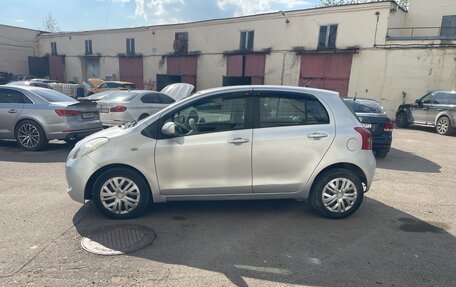 Toyota Yaris III рестайлинг, 2006 год, 465 000 рублей, 2 фотография