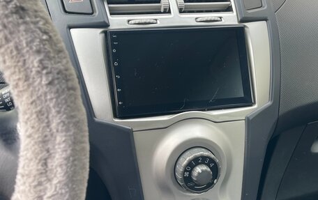 Toyota Yaris III рестайлинг, 2006 год, 465 000 рублей, 13 фотография