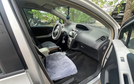 Toyota Yaris III рестайлинг, 2006 год, 465 000 рублей, 14 фотография