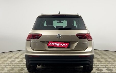 Volkswagen Tiguan II, 2018 год, 2 178 200 рублей, 4 фотография