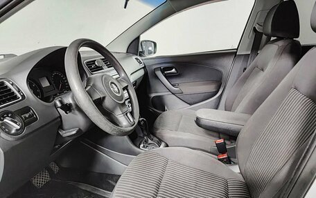 Volkswagen Polo VI (EU Market), 2010 год, 600 000 рублей, 20 фотография