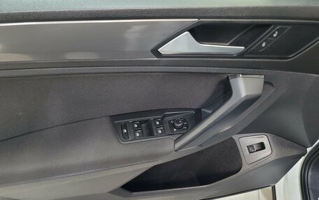 Volkswagen Tiguan II, 2019 год, 2 200 000 рублей, 12 фотография
