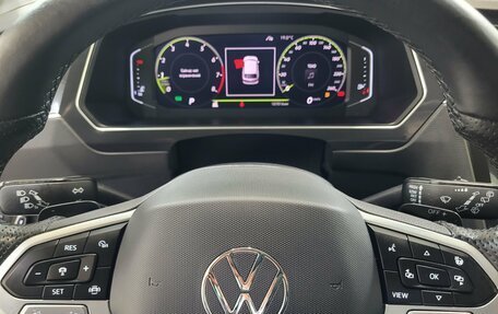 Volkswagen Tiguan II, 2019 год, 2 200 000 рублей, 16 фотография