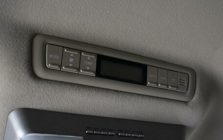 Toyota Alphard III, 2003 год, 1 460 000 рублей, 17 фотография