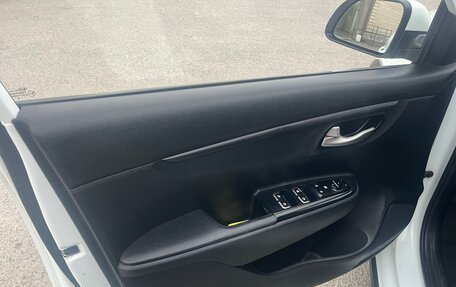 KIA Rio IV, 2018 год, 1 380 000 рублей, 8 фотография