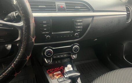 KIA Rio IV, 2018 год, 1 380 000 рублей, 10 фотография