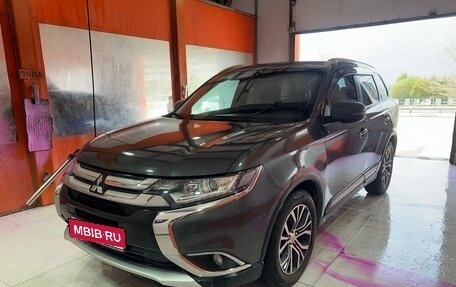 Mitsubishi Outlander III рестайлинг 3, 2015 год, 1 900 000 рублей, 1 фотография