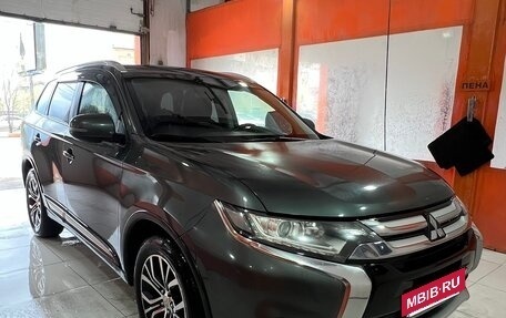 Mitsubishi Outlander III рестайлинг 3, 2015 год, 1 900 000 рублей, 4 фотография