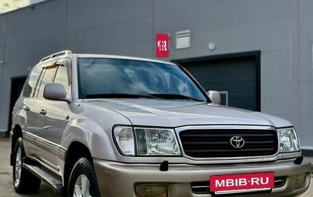 Toyota Land Cruiser 100 рестайлинг 2, 1999 год, 2 000 000 рублей, 2 фотография
