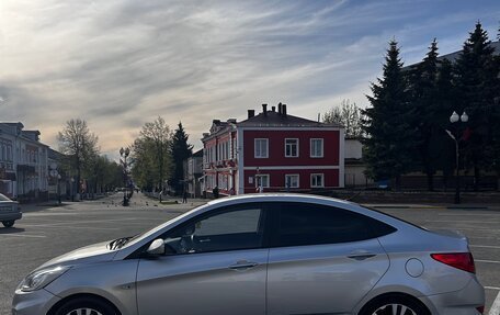 Hyundai Solaris II рестайлинг, 2013 год, 735 000 рублей, 3 фотография