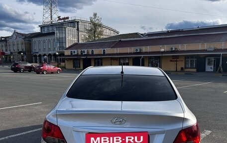Hyundai Solaris II рестайлинг, 2013 год, 735 000 рублей, 4 фотография