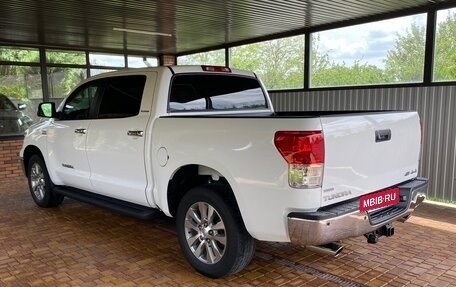 Toyota Tundra II, 2012 год, 2 890 000 рублей, 2 фотография